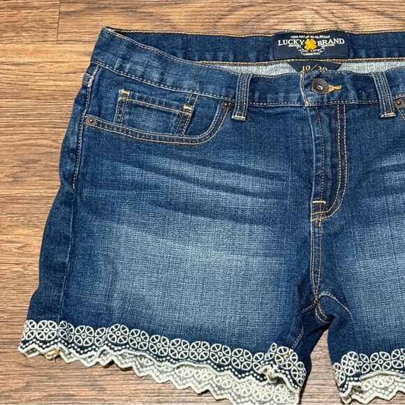 Lucky Brand The Abbey Blue Jean Shorts with Embroidery Hem Details Size 10 / 30 - Picture 2 of 10